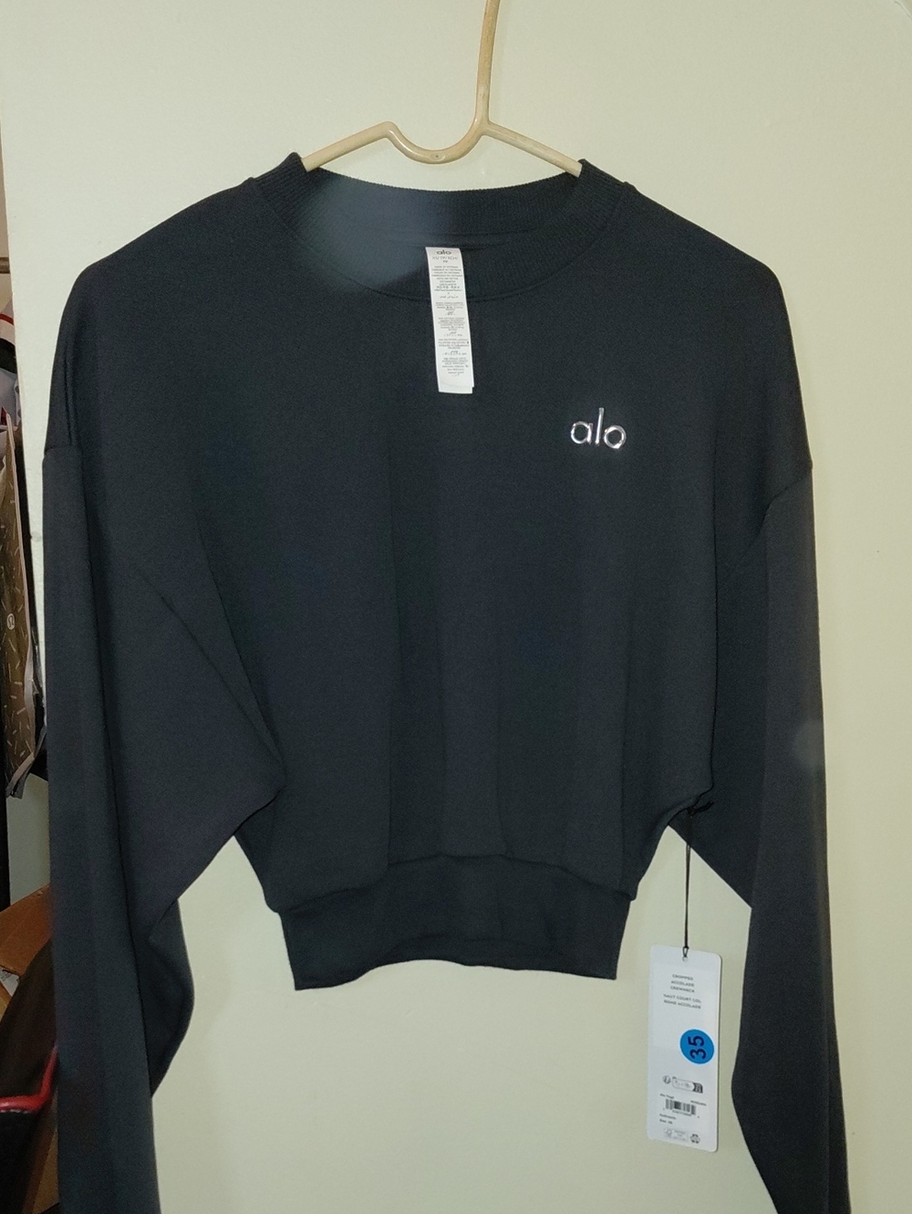 ALO Yoga Black Cropped Accolade Crewneck